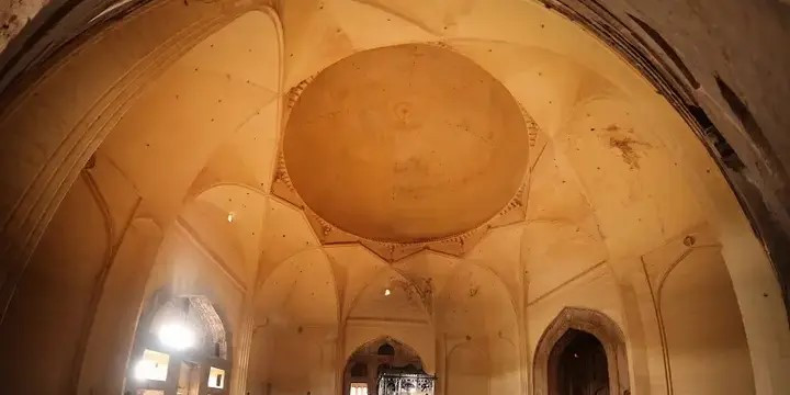 Golbumbaz Interior